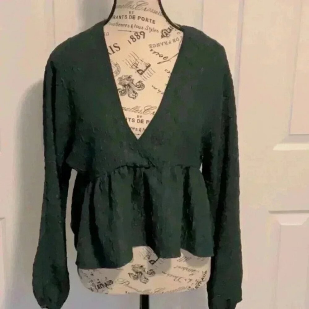 Wilfred Aritzia Textured Wrap Crop Top in Size XS